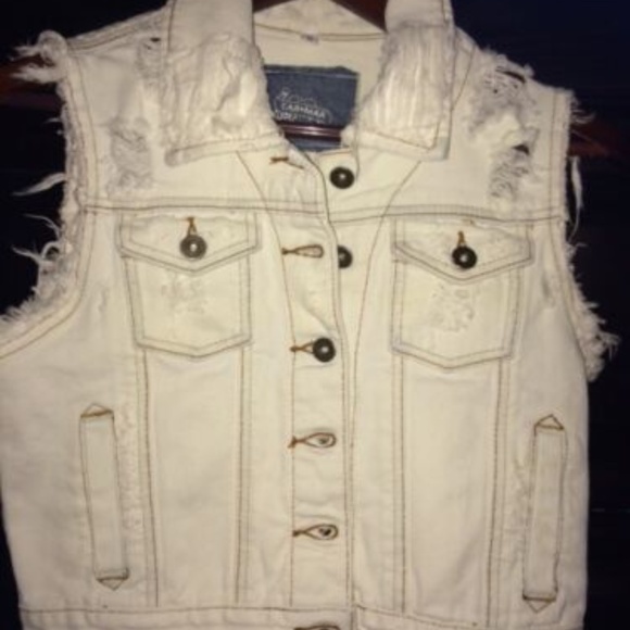 Meet your Posher, Stephanie - Picture 4 of 8